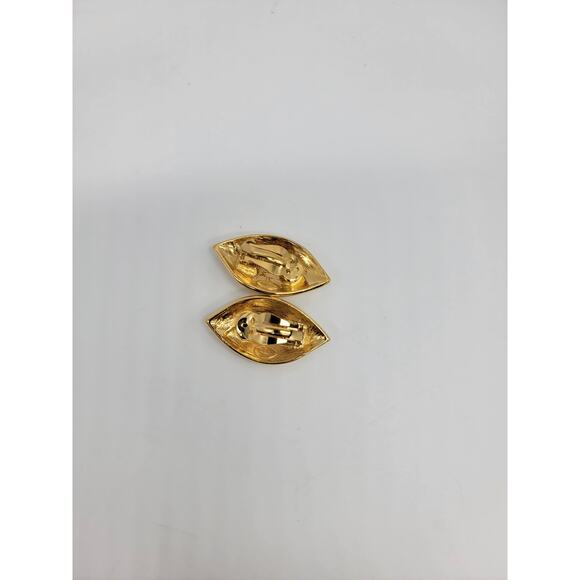 Vintage Trifari Enamel Cream Gold Clip On Earring Set Signed Geometric Shape - Picture 3 of 6